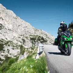 17MY Ninja 1000 Shot 11 US  KME 2289 Dolomites